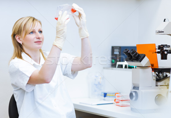 商業照片: 肖像 · 女 · 研究員 · 研究 · 實驗室 · 顏色