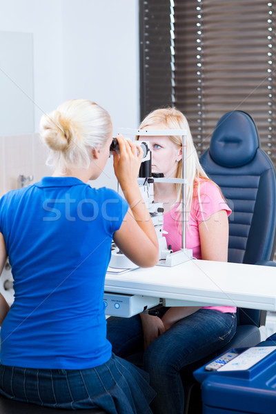 Jungen weiblichen Patienten Augen ziemlich Augenarzt Stock foto © lightpoet