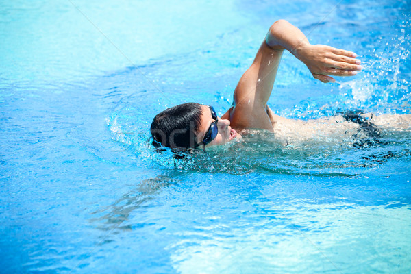 Stockfoto: Jonge · man · zwemmen · kruipen · zwembad · trein