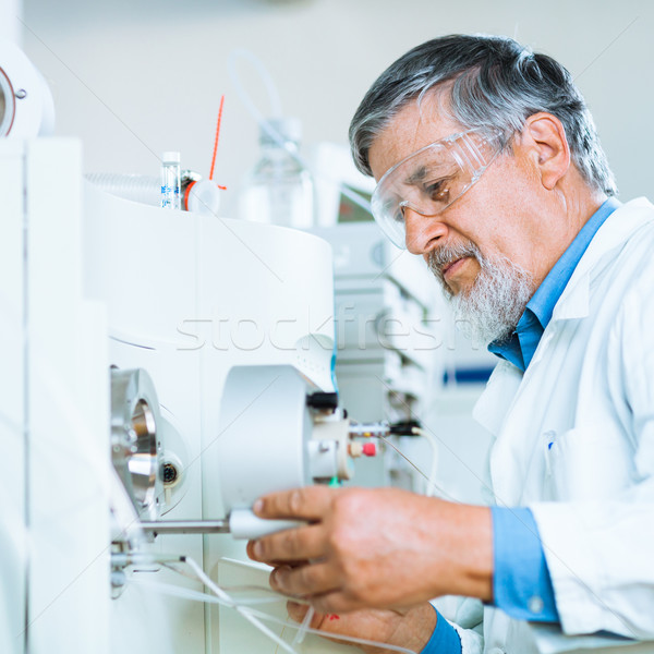 Idős férfi kutató labor hordoz ki Stock fotó © lightpoet