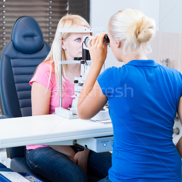 年輕 女 病人 眼睛 漂亮 眼科醫生 商業照片 © lightpoet