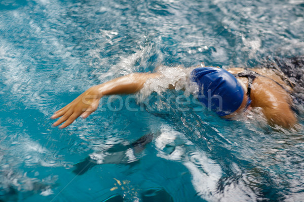 Foto stock: Femenino · piscina · arrastrarse · superficial