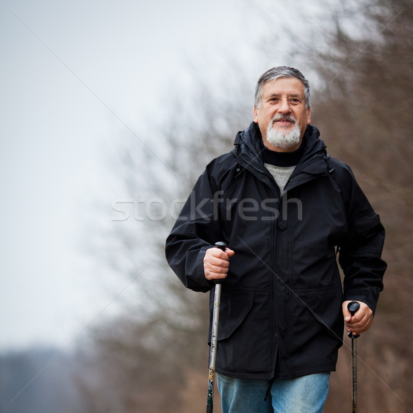 Supérieurs homme marche corps fitness [[stock_photo]] © lightpoet