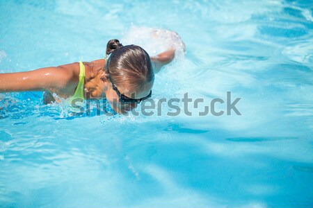 Foto d'archivio: Bella · femminile · nuotatore · piscina · tutti · i · giorni · dose