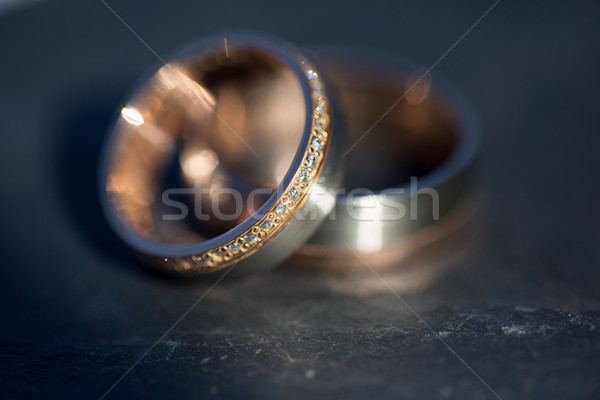 Hochzeit Tag Details zwei golden Trauringe Stock foto © lightpoet
