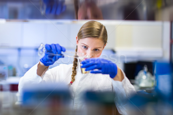 Porträt weiblichen Forscher tragen heraus Forschung Stock foto © lightpoet