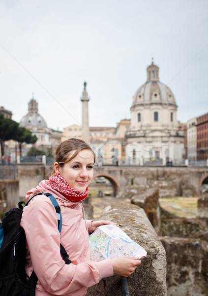 Stock fotó: Csinos · fiatal · női · turista · tanul · térkép