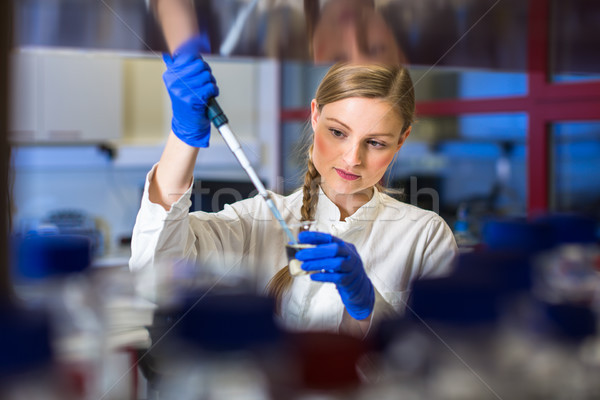 Foto stock: Retrato · feminino · investigador · fora · pesquisa