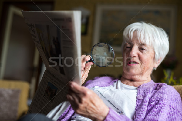 Stock foto: Senior · Frau · Lesung · Morgen · Zeitung · Sitzung