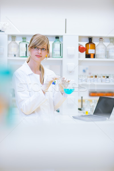 Stock foto: Weiblichen · Forscher · tragen · heraus · Forschung · Chemie