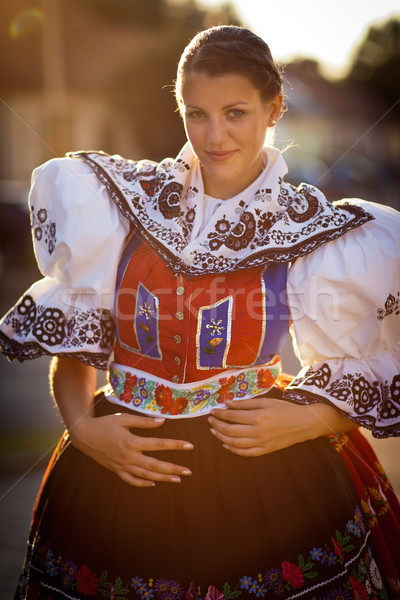 Mulher jovem decorado cerimonial vestir tradição vivo Foto stock © lightpoet