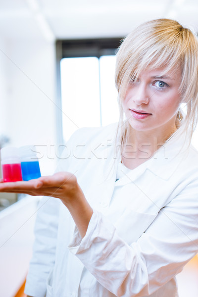 Foto stock: Primer · plano · femenino · estudiante · fuera · laboratorio