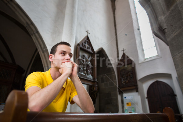 Imagine de stoc: Frumos · tânăr · rugăciune · biserică · faţă · ruga