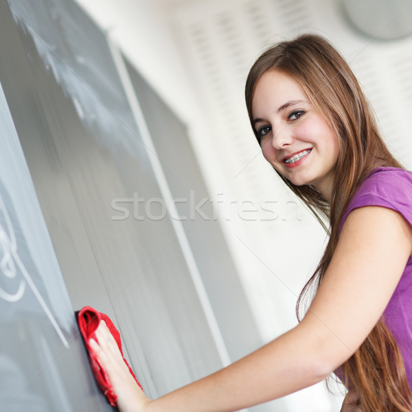 Foto stock: Bastante · jovem · escrita · quadro-negro · matemática