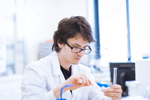 Młodych mężczyzna chemia student laboratorium Zdjęcia stock © lightpoet