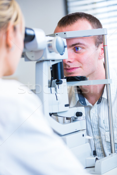 Gut aussehend junger Mann Augen Augenarzt Farbe Bild Stock foto © lightpoet
