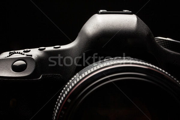 Profissional moderno dslr câmera baixo chave Foto stock © lightpoet