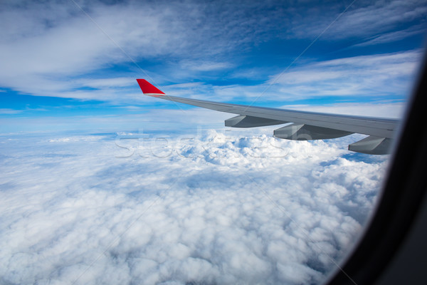 Espectacular vista ventana ofrecimiento nubes Foto stock © lightpoet
