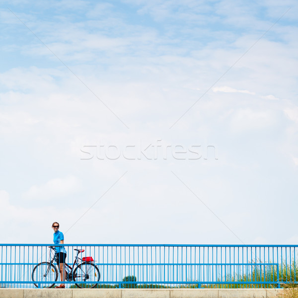 Anunciante anuncio ciclismo actividades femenino ciclista Foto stock © lightpoet