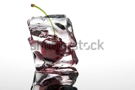 Fresa cubo de hielo blanco reflexión naturaleza grupo Foto stock © limpido