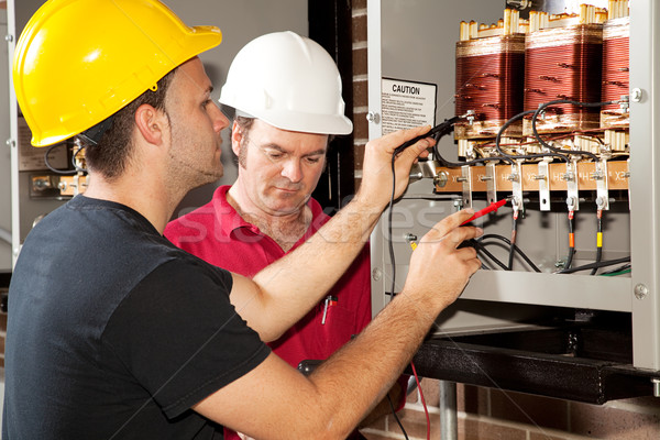 Profissional treinamento eletricista aprendiz industrial poder Foto stock © lisafx