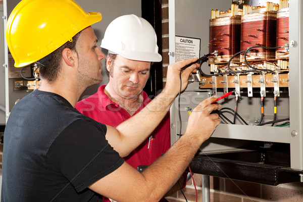 Professionale formazione elettricista apprendista industriali potere Foto d'archivio © lisafx