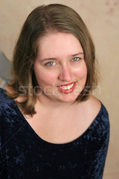 Güzel lise kıdemli poz portre kadın Stok fotoğraf © lisafx