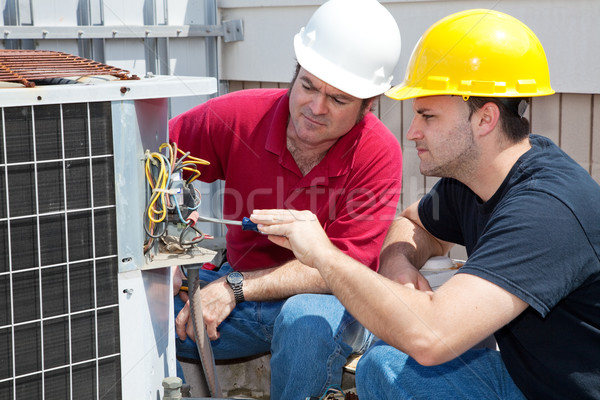 Apprentissage climatisation réparation étudiant expérimenté Photo stock © lisafx