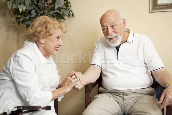 Poczekalnia starszy para trzymając się za ręce moralny wsparcia Zdjęcia stock © lisafx