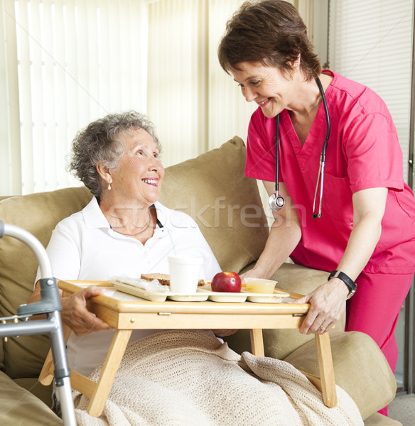 商業照片: 午餐 · 退休 · 高級 · 女子 · 療養院