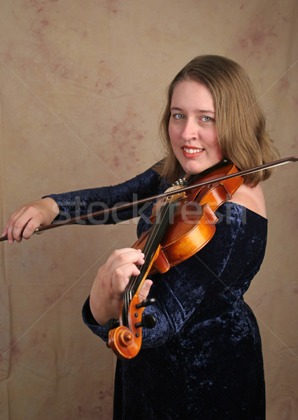 Klasik kemancı dikey portre oynama enstrüman Stok fotoğraf © lisafx