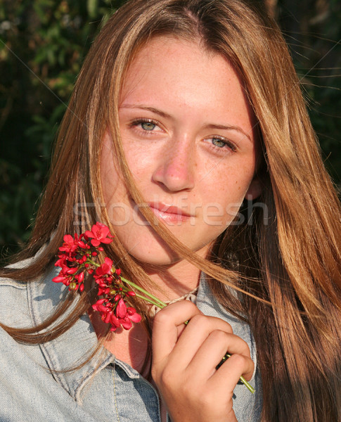 Belleza natural hermosa muchacha adolescente flor Foto stock © lisafx