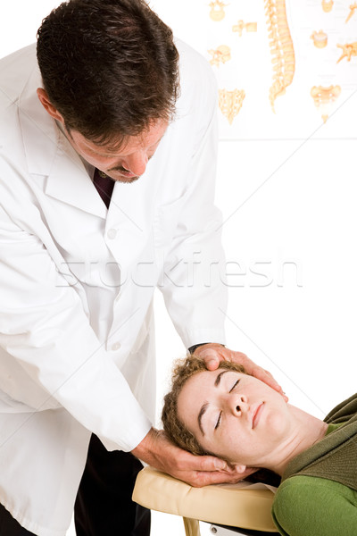 Dolor de cabeza quiropráctico ajuste espina ofrecer Foto stock © lisafx