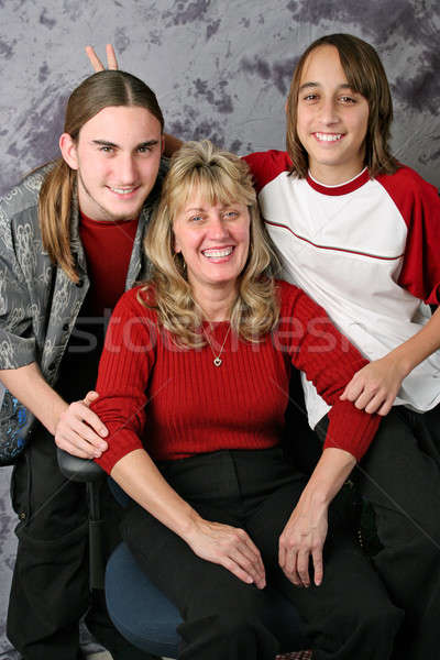 [[stock_photo]]: Vacances · portrait · de · famille · lapin · oreilles · famille · posant