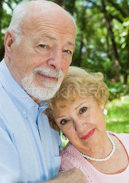 Dedicado pareja de ancianos retrato amoroso aire libre mujer Foto stock © lisafx