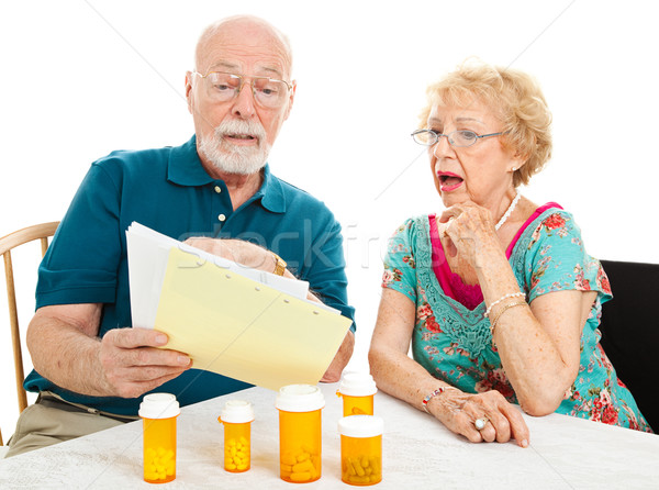 [[stock_photo]]: Coût · soins · médicaux · couple · de · personnes · âgées · élevé · médicaux