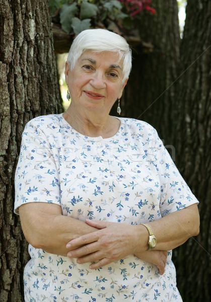 Foto stock: Altos · mujer · armas · doblado · atractivo · ancianos