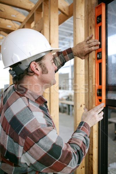 Okno pionowy pracownik budowlany nowo poziom widoku Zdjęcia stock © lisafx