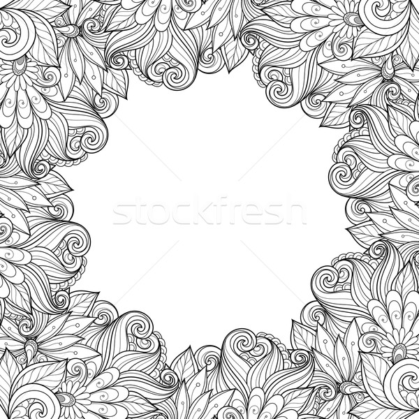 [[stock_photo]]: Vecteur · monochrome · floral · dessinés · à · la · main · ornement · couronne