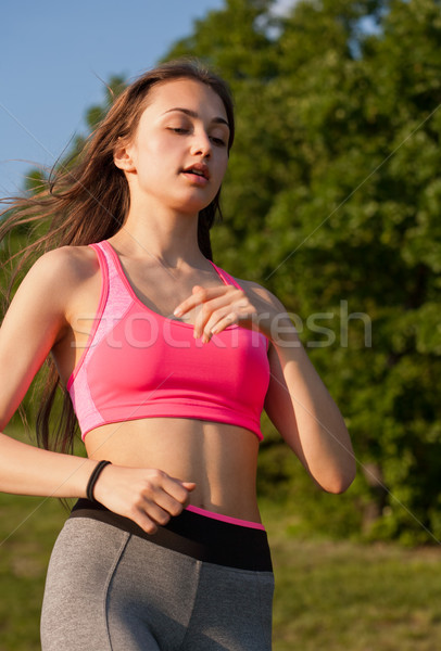 świeże powietrze zdrowia młodych brunetka piękna Zdjęcia stock © lithian