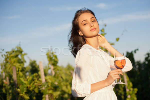 Foto stock: Jovem · morena · beleza · retrato · menina · vinho