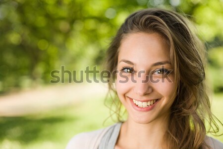 Сток-фото: счастливым · молодые · брюнетка · женщину · удивительный · улыбка