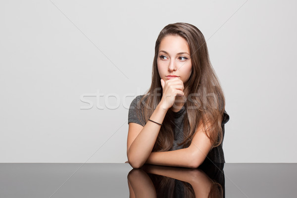 Expressief jonge brunette portret mooie vrouw Stockfoto © lithian