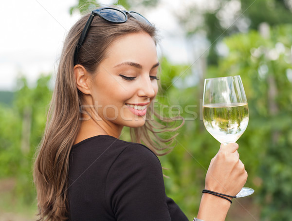 Brünette Schönheit Wein Spaß Porträt herrlich Stock foto © lithian