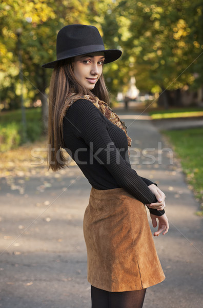 Outono moda beleza retrato jovem morena Foto stock © lithian