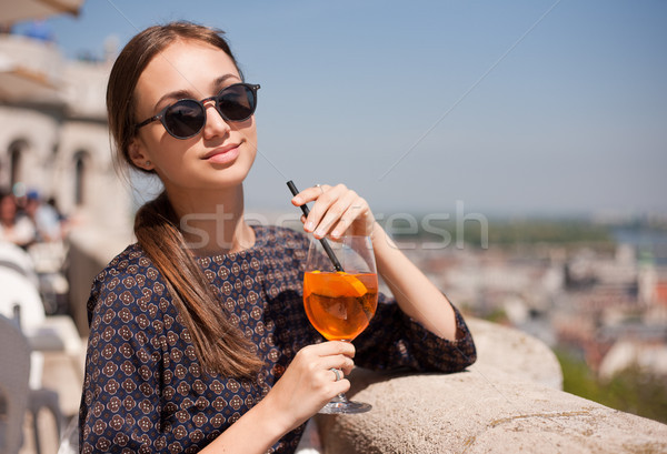 Touristischen Frau genießen Ansicht Porträt jungen Stock foto © lithian