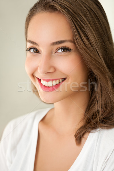Opalony brunetka piękna blisko portret lata Zdjęcia stock © lithian