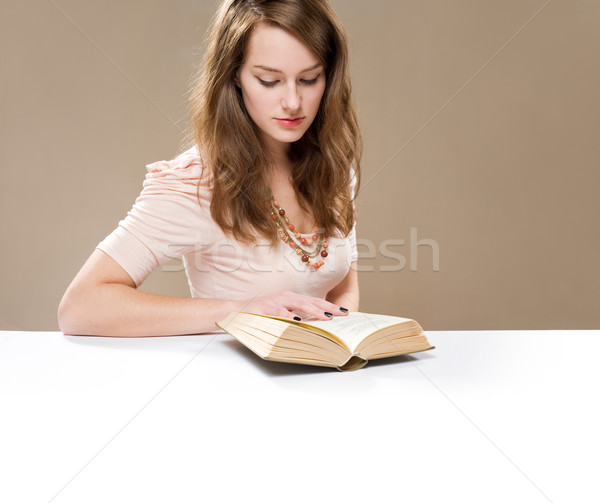 Lecture poème belle jeunes brunette femme [[stock_photo]] © lithian