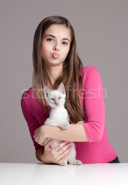 Foto stock: Morena · belleza · cute · gatito · retrato · hermosa