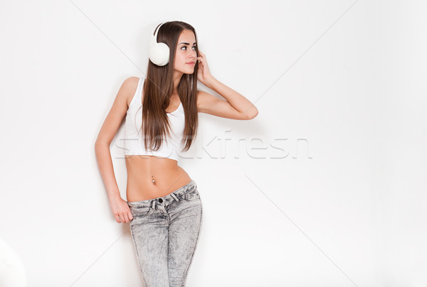 Muzică iubitor tineri bruneta frumuseţe Imagine de stoc © lithian